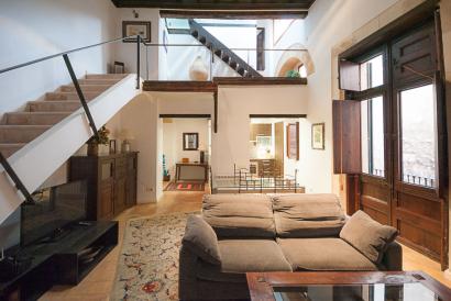 Fabuloso apartamento amueblado con terraza, 2 dormitorios, zona Santa Eulalia, Casco Antiguo.