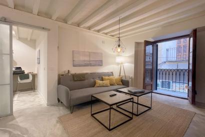 Tastefully refurbished one bedroom apartment in the old town of Palma.