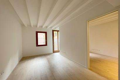 Nuevo a estrenar, apartamento de un dormitorio en edificio con ascensor, Casco Antiguo de Palma.