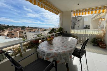 Apartamento con terraza y vista al mar, 3 dormitorios, 2 baños, 2 parkings,Santa Ponça.