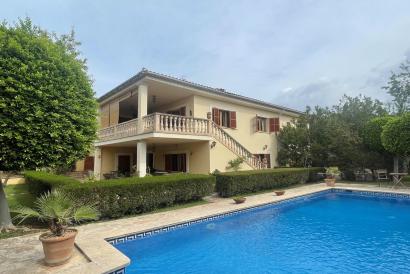 Traditional house with terraces and pool in Sa Font Seca, close to golf course.