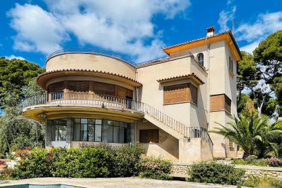 Villa con vistas al mar, piscina, jardín, casa de invitados para rehabilitar en San Agustin.