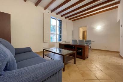 Apartamento amueblado, 2 dormitorios, baño, balcón, Casco Antiguo, Palma.