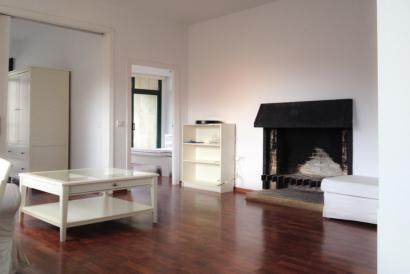 Spacious apartment for renovation with two bedrooms, two bathrooms, terrace, lift and parking in El Terreno.