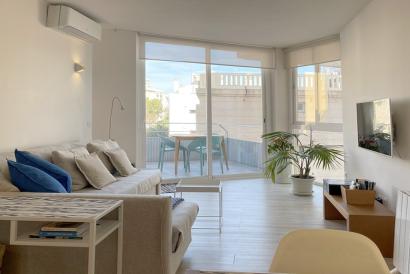 MONTHLY RENTAL, furnished flat, 2 bedrooms, balcony, Paseo Maritimo.