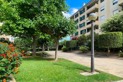Appartement de 3 Chambres avec Terrasses, Parking, Jardins et Piscine, secteur Clinique Miramar, Palma