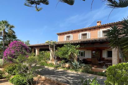 Precioso chalet de 4 dormitorios, 2 casas de invitados independientes, jardín, piscina, Llucmajor
