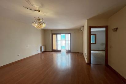 Großzügige Wohnung, Balkon, 3 Schlafzimmern, 2 Badezimmern, Terrasse, Aufzug. Palma Altstadt.