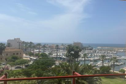 Seafront apartment, terrace, 4 bedrooms, parking, Portixol.