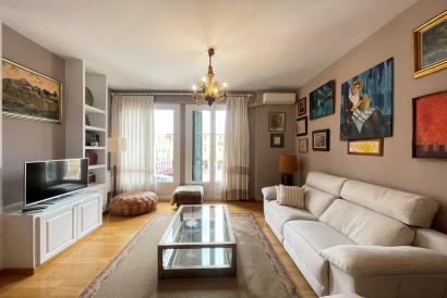 Spacieux et lumineux appartement meublé à louer à Plaza Mayor, Palma, 3 chambres, balcon