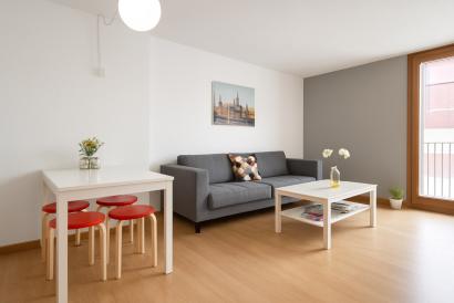 Appartement lumineux et bien présenté à vendre au c½ur de la vieille ville, 2 chambres, balcon