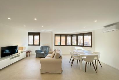 Brand new apartment, sunny, 3 bedrooms, 2 bathrooms, semi-furnished, parking available, Calle Industria area, Palma.