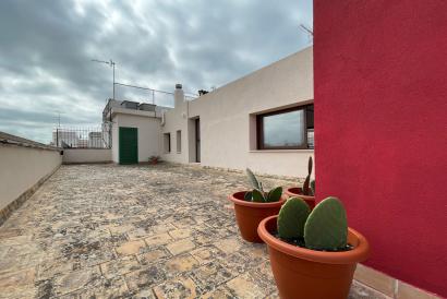 Penthouse 2 bedrooms, terrace, unfurnished Avenida Jaime III, Palma.
