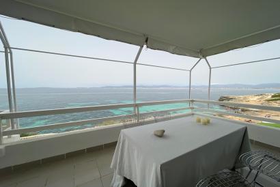 Prestigious frontline property in the exclusive area of Son Verí and Cap Rocat.